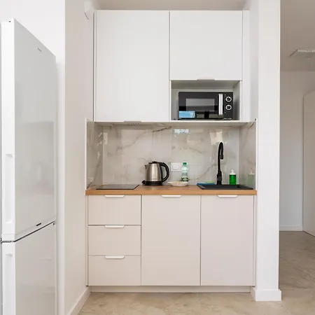 Raclawicka 7 Deluxe By Bookinghost *