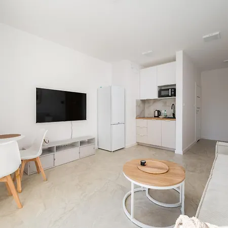 Raclawicka 7 Deluxe By Bookinghost