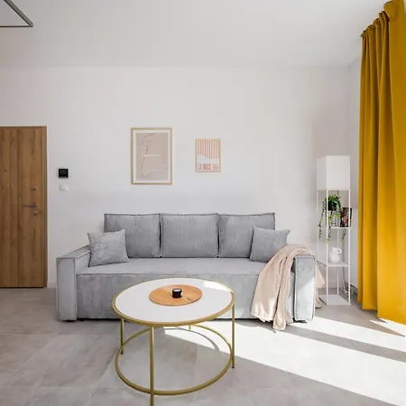 Raclawicka 7 Deluxe By Bookinghost