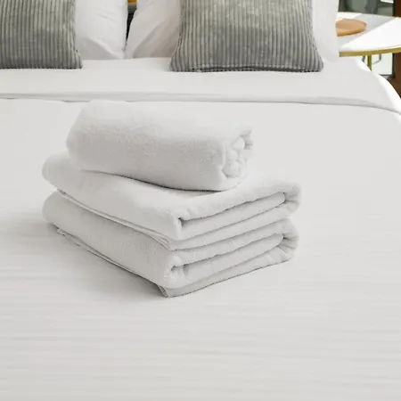 Apartment Raclawicka 7 Deluxe By Bookinghost