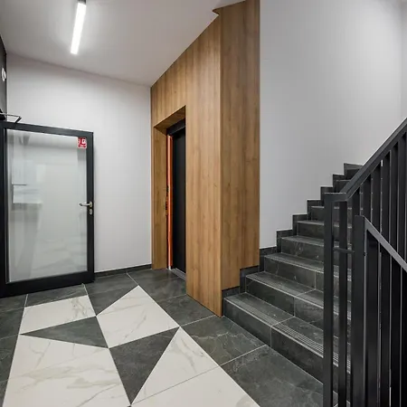 Raclawicka 7 Deluxe By Bookinghost