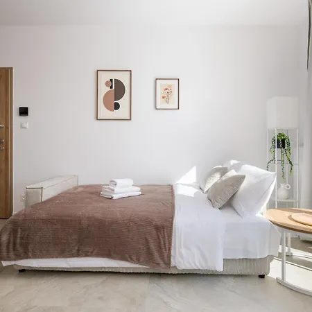 Raclawicka 7 Deluxe By Bookinghost *