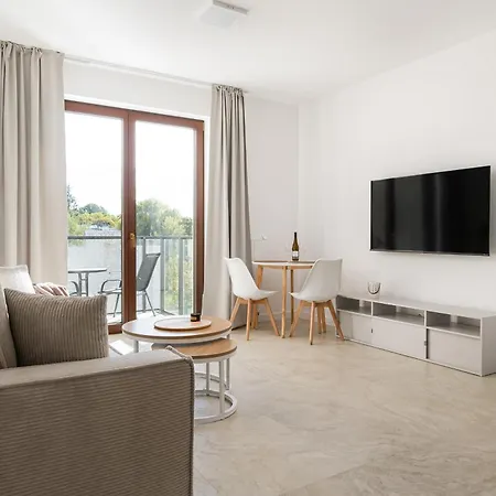 Raclawicka 7 Deluxe By Bookinghost Apartment