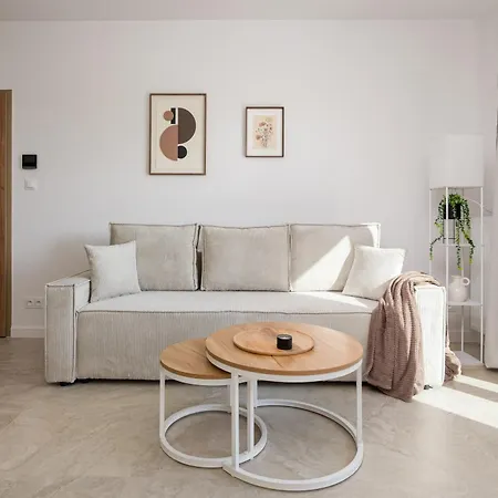 Raclawicka 7 Deluxe By Bookinghost * ワルシャワ