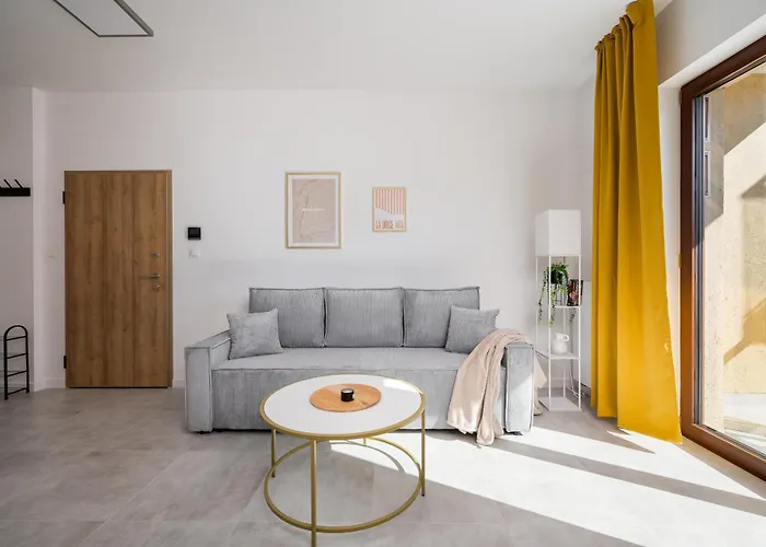 Raclawicka 7 Deluxe By Bookinghost