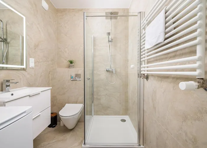 Raclawicka 7 Deluxe By Bookinghost Warszawa