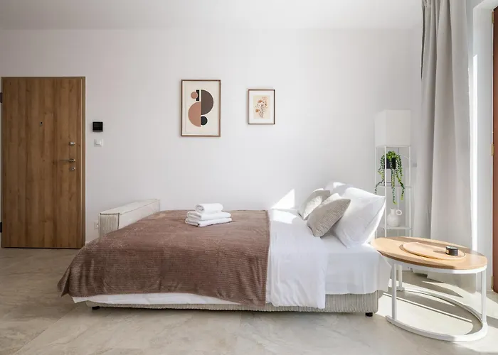 Raclawicka 7 Deluxe By Bookinghost *