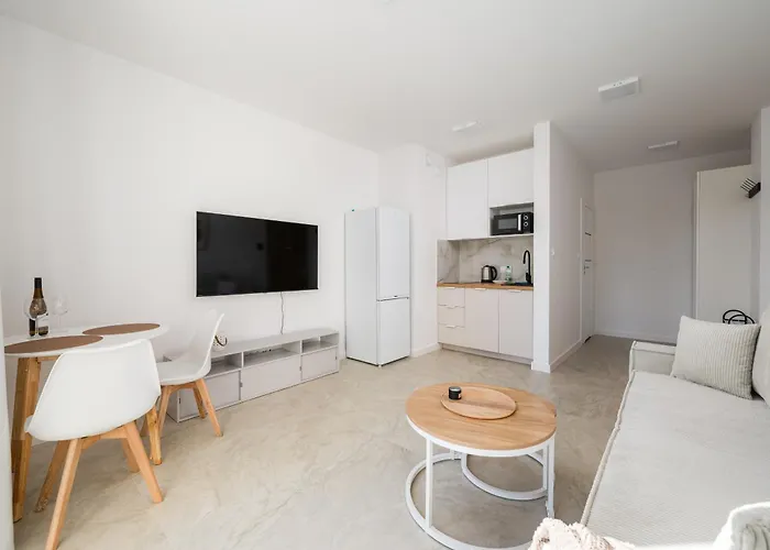 Raclawicka 7 Deluxe By Bookinghost