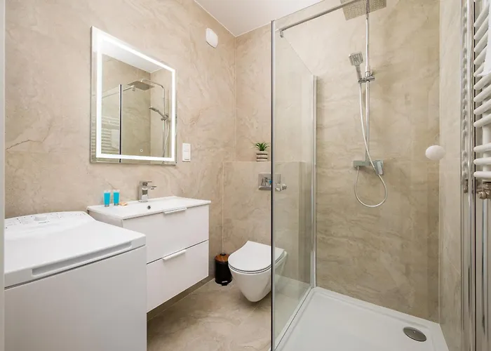 Raclawicka 7 Deluxe By Bookinghost *